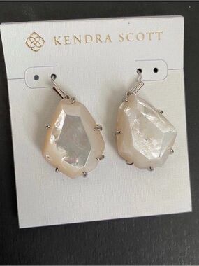 Kendra Scott Rosenell Mother Of Pearl  Earrings NWT